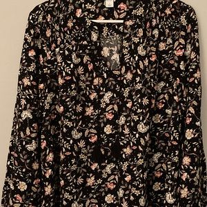 Flowery Black and white blouse never worn